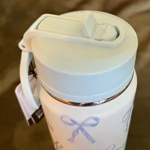 Hydrapeak | Kitchen | Nwt 2 Oz Hydrapeak Blue Ribbon Water Bottle ...